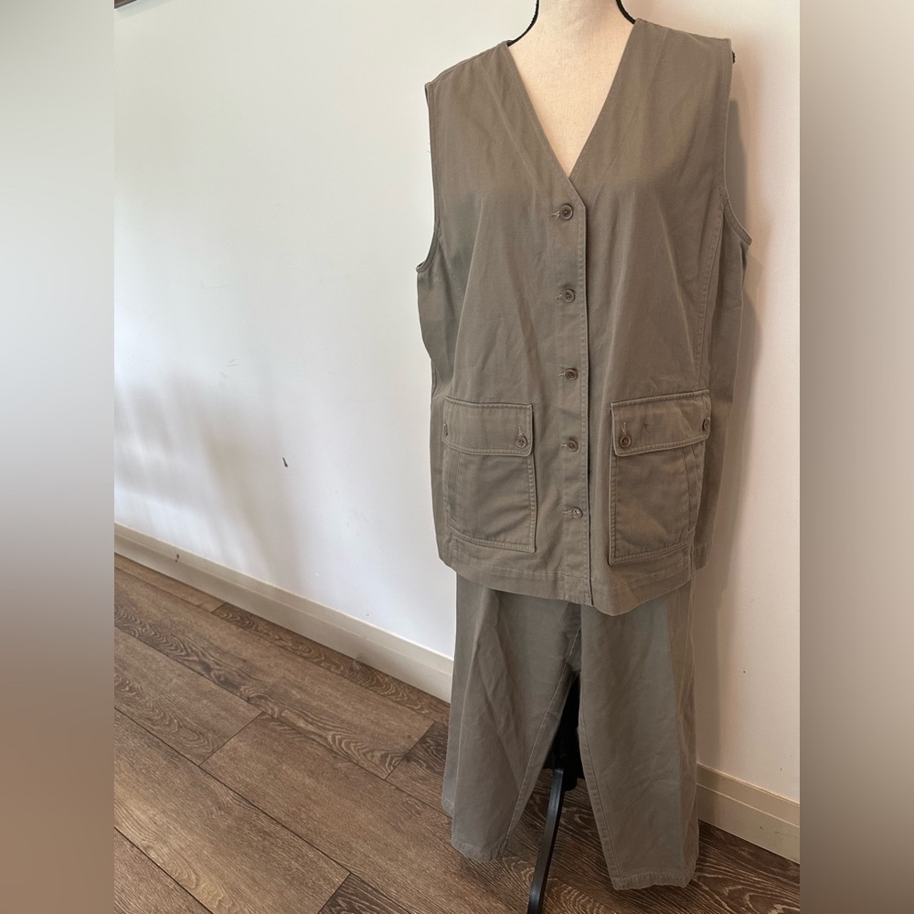 Elisabeth by Liz Claiborne 2 piece pant vest  set Khaki Cotton SZ 18